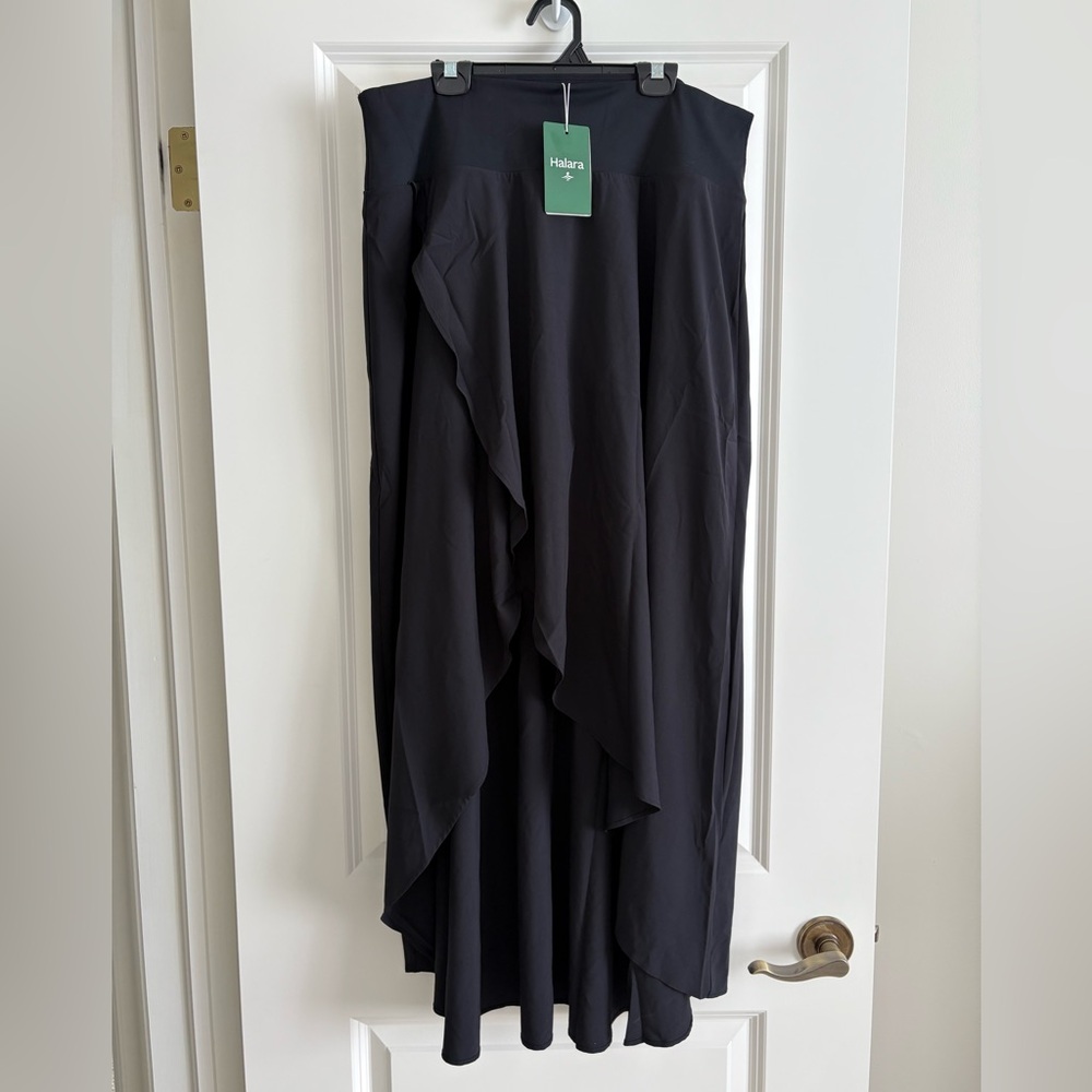 HALARA Breezful High Waisted Skirt NWT